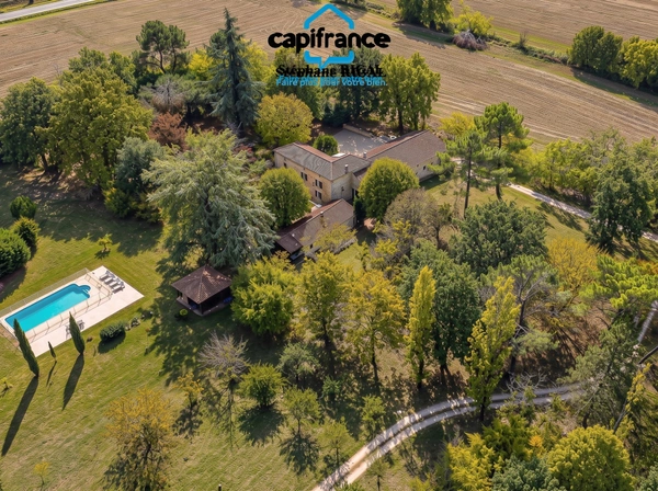Propriete à vendre 10 pièces MONTAYRAL (47) de 255m2 habitables avec 1,6ha de terrain