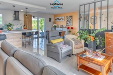 House for sale, 5 rooms, 123 m2 of living space on 800 m2 of land with swimming pool 