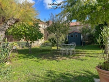 House for sale 7 rooms PUY L'EVEQUE (46) House + guest house + barn on land of 953m2