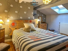 8-room property for sale, 220m2 chalet - horse stalls - outbuildings on 7 hectares of land