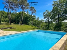 Dpt Lot et Garonne (47), à vendre FUMEL propriété en pierre P7 sur un terrain de 4ha de terrain  