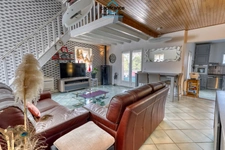 Maison en pierre à vendre 6 pièces FUMEL (47) de 120m2 environ avec piscine et garage.