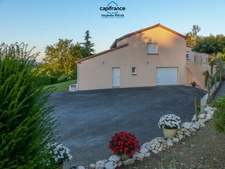 Property for sale, 6 rooms, PENNE D'AGENAIS (47). House of 175m2 of living space + basement on 5245m2 of land.