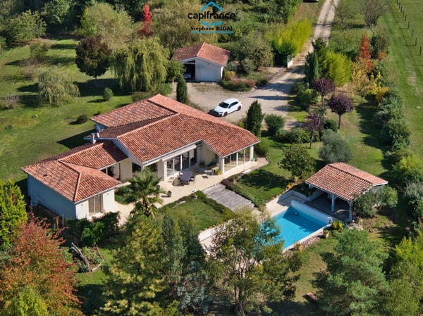 Propriete à vendre 6 pièces SALLES (47) Maison de 190 m2 sur 8922m2 de terrain
