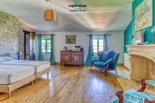 Property for sale 12 rooms, 420m2 + 100m2 living space on 18ha of land