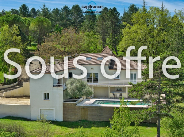 Propriete à vendre 5 pièces MAUROUX (46) maison de 155m2 habitables avec piscine sur terrain de 5499m2