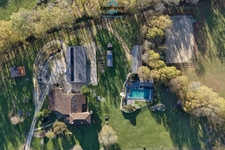 8-room property for sale, 220m2 chalet - horse stalls - outbuildings on 7 hectares of land