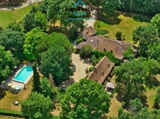 Propriete à vendre à Beaumontois en Périgord, Maison et gîte de 340m2 habitables sur 1,7ha avec piscine