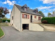 ERNÉE – MAISON FAMILIALE DE 100 M² AVEC SOUS-SOL COMPLET, JARDIN ET COMMERCES À PIED