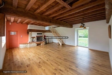 SAINT-PIERRE-LA-COUR – Longère en pierre 130m² avec dépendances et terrain d'1,34ha