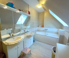 ? À Vendre : Maison familiale avec grand terrain à 15 min de Laval ?✨