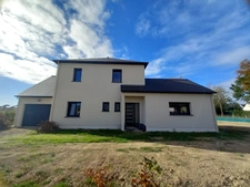 MAISON CONTEMPORAINE DE 142 m² – 4 CHAMBRES – SUITE PARENTALE AU RDC