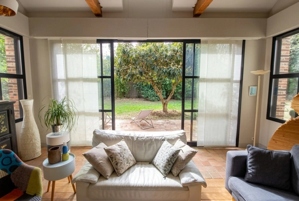LAVAL – MAISON DE CARACTÈRE DE 240 M² AVEC JARDIN ARBORÉ DE 1 180 M², À DEUX PAS DU CENTRE-VILLE