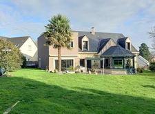 Maison familiale de 250 m² – Prestations haut de gamme & performance énergétique