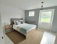SAINT-PIERRE-LA-COUR – Longère en pierre 130m² avec dépendances et terrain d'1,34ha