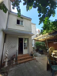 À VENDRE – Maison / immeuble de 350 m² en plein centre-ville de Laval – Fort potentiel à rénover
