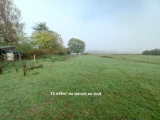 SAINT-PIERRE-LA-COUR – Longère en pierre 130m² avec dépendances et terrain d'1,34ha