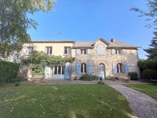 Maison de caractère - 180m² – 1,35 hectare de nature aux portes de Laval (Bonchamp)