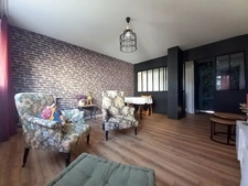 LAVAL CENTRE-VILLE – Appartement 80 m² entièrement rénové avec balcon, parking et ascenseur