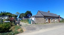 Fermette à rénover sur près de 2 hectares – Idéal projet de vie à la campagne (MONTAUDIN -53)