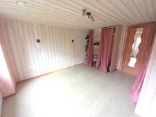 SAINT-PIERRE-LA-COUR – Longère en pierre 130m² avec dépendances et terrain d'1,34ha