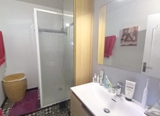 LAVAL CENTRE-VILLE – Appartement 80 m² entièrement rénové avec balcon, parking et ascenseur