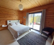 ? Maison en Rondins de Bois | 111 m² | Grand Terrain de 3200 m² | Proche L’Huisserie & Laval ?✨