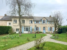 Maison de caractère - 180m² – 1,35 hectare de nature aux portes de Laval (Bonchamp)