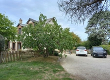 LAVAL – MAISON DE CARACTÈRE DE 240 M² AVEC JARDIN ARBORÉ DE 1 180 M², À DEUX PAS DU CENTRE-VILLE