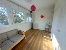 LAVAL CENTRE-VILLE – Appartement 80 m² entièrement rénové avec balcon, parking et ascenseur