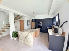 MAISON CONTEMPORAINE DE 142 m² – 4 CHAMBRES – SUITE PARENTALE AU RDC