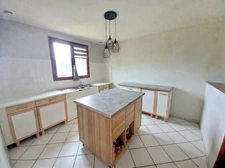 ERNÉE – MAISON FAMILIALE DE 100 M² AVEC SOUS-SOL COMPLET, JARDIN ET COMMERCES À PIED