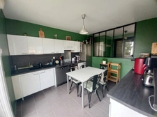 ERNÉE – Maison de plain-pied rénovée 88 m² – 3 ch. – jardin, terrasse 60 m² – aucun travaux
