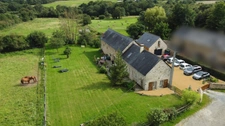 Longère 8 pièces - 5 chambres - terrain 2,5ha
