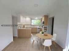 SAINT-PIERRE-LA-COUR – Longère en pierre 130m² avec dépendances et terrain d'1,34ha
