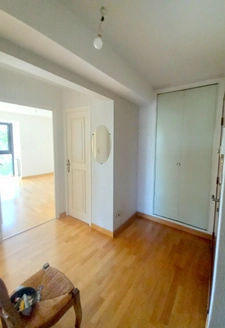 Appartement T4 lumineux de 80 m² – Plein centre-ville de Mayenne avec garage et cave