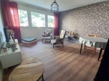 LAVAL CENTRE-VILLE – Appartement 80 m² entièrement rénové avec balcon, parking et ascenseur