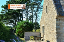 CLÉDER – Propriété familiale en bord de mer avec vaste terrain de 4200 m².