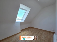 CLEDER : Maison traditionnelle de 108m² - vie de plain pied - Garage et jardin clos.