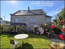 Maison familiale de 12 pièces au centre de Roscoff