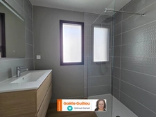 Moguériec - SIBIRIL : Maison plain pied de 102m² - 3 chambres - Garage - Jardin et Stationnement.