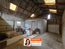 CLEDER  : ensemble immobilier maison + local commercial + Hangar