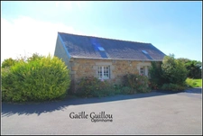 Corps de ferme plain pied + dépendances en pierre Sibiril 1600m²
