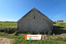 Cléder : Maison en pierre de 46m² à rénover à 2 kms de la mer + terrain de 1845m²