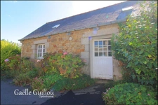 Corps de ferme plain pied + dépendances en pierre Sibiril 1600m²