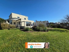 Santec : Espace, lumière et potentiel - Vie de plain pied - Maison contemporaine de 6 pièces pour 123m²