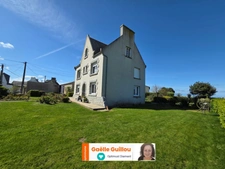 CLEDER – Maison familiale de 141 m² avec dépendance, hangar et grenier aménageable à 800 m des plages