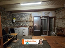 Ancien corps de ferme à rénover + Dépendances + Prairie et Verger 9 300m²