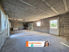 PLOUGOULM : Maison +  Extension + Hangar au calme à 2 pas de la mer - 1420m²