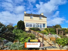 Charmante Maison avec Vue Panoramique sur l'Île de Batz